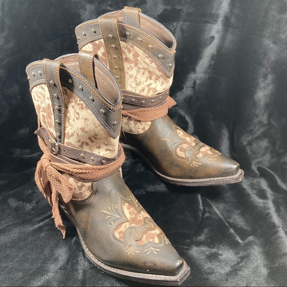 Rockin Country Women’s NWOB Cowboy Boots